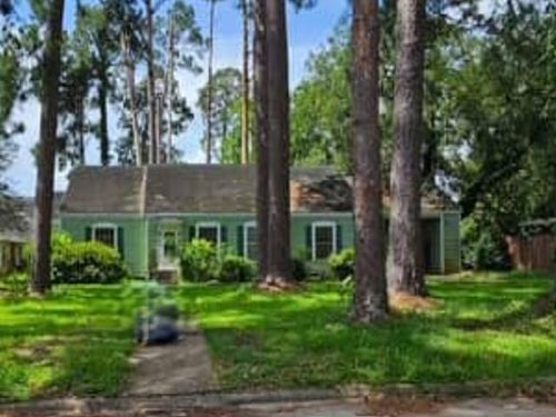 220 E Bertheaud Ave, Opelousas, LA, 70570-4834 | Card Image