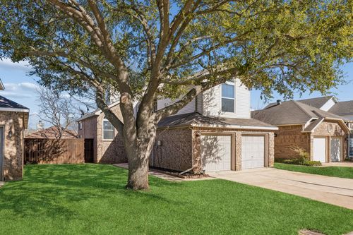 913 Azalia Dr, Lewisville, TX, 75067-4227 | Card Image