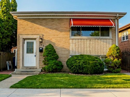 1637 34th Ave, Melrose Park, IL, 60160-1725 | Card Image