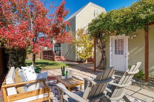 2811 Topaz Dr, Novato, CA, 94945-1543 | Card Image