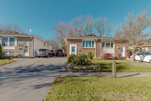 7746 Jubilee Dr, Niagara Falls, ON, L2G7J6 | Card Image