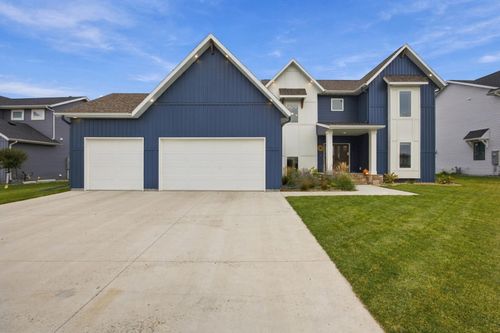 6187 49th Ave S, Fargo, ND, 58104-4520 | Card Image