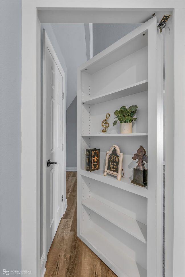 Door to the private office or extra playroom. | Image 30