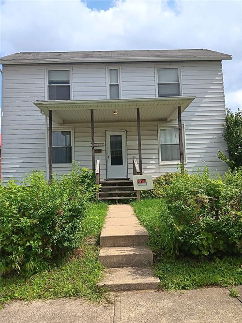 1305 Ashland St, Greensburg, PA, 15601-5327 | Card Image