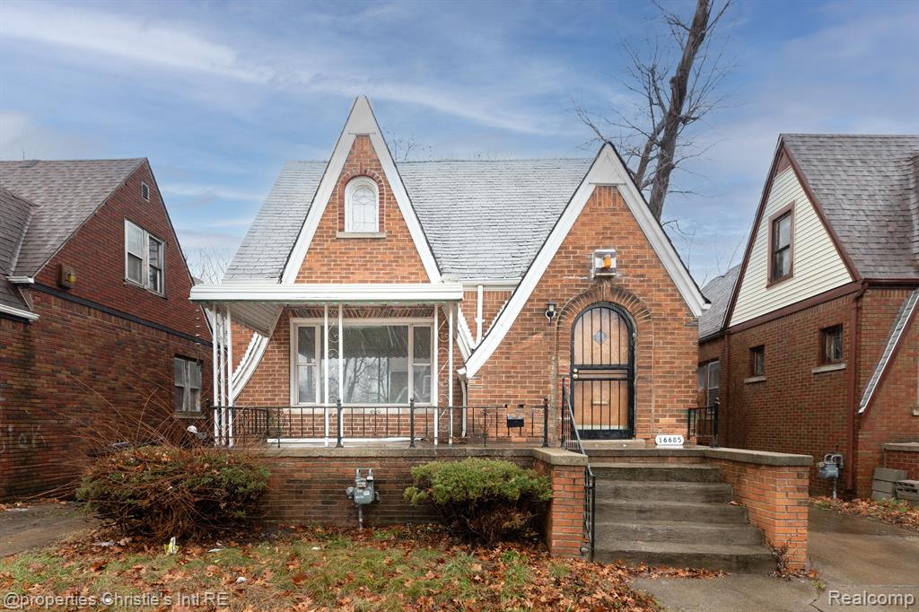 Woodingham Dr, Detroit, MI 48221