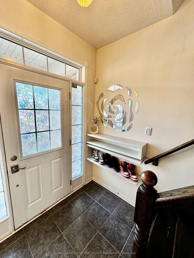 1058 Farmstead Dr, House other with 3 bedrooms, 3 bathrooms and 1 parking in Milton ON | Image 11