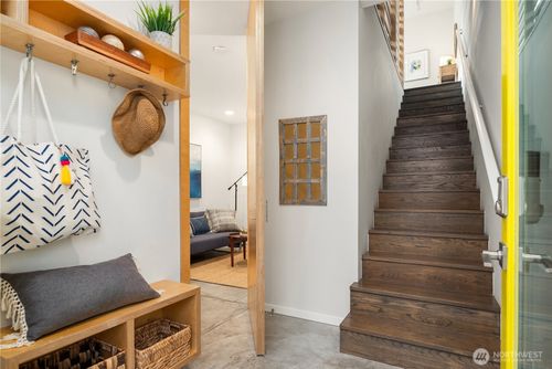 e-1623 14th Ave, Seattle, WA, 98122-4025 | Card Image