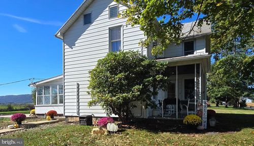 8172 Roxbury Rd, Lurgan, PA, 17232-9707 | Card Image