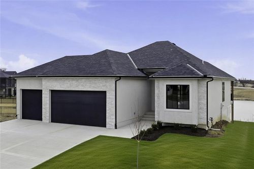 27603 E 128th Ct, Lee's Summit, MO, 64086-8492 | Card Image