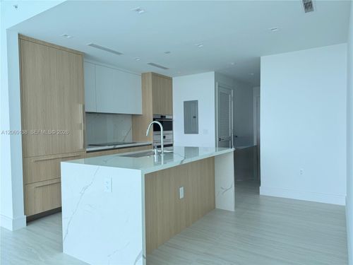 1510-2411 Laguna Circle, North Miami, FL, 33181 | Card Image