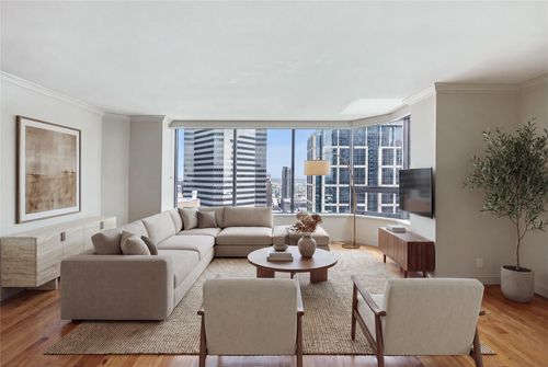 2611-1111 Caroline St, Houston, TX, 77010-3044 | Card Image