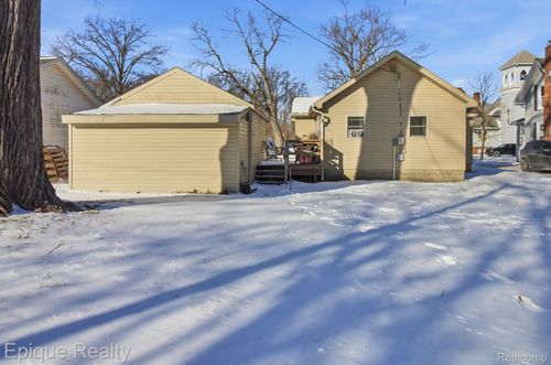 324 E Center St, Petersburg, MI, 49270-9702 | Card Image