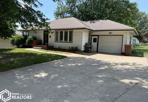 1813 Crestview Dr, Carroll, IA, 51401-3557 | Card Image