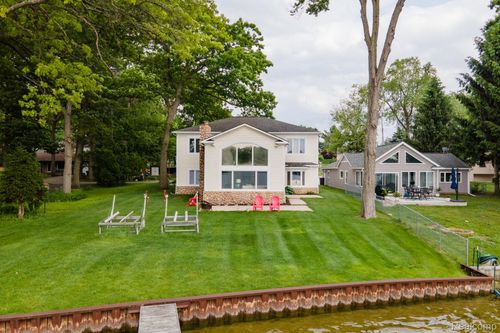 3831 Woodland Dr, Highland, MI, 48356-2363 | Card Image