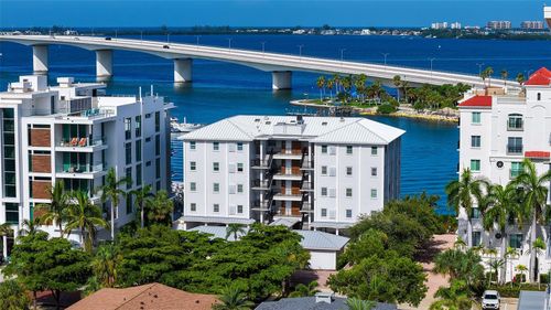 43-174 Golden Gate Pt, SARASOTA, FL, 34236-6601 | Card Image