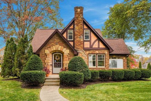500 Sunset Road, Waterloo, IA, 50701 | Card Image