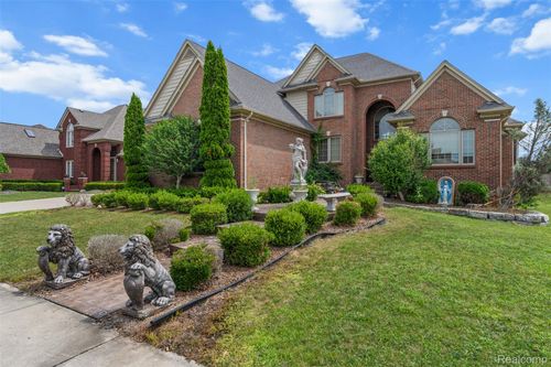 56502 Edgewood Dr, Shelby Twp, MI, 48316-5833 | Card Image