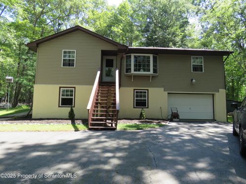 180 Chokeberry Dr, Milford, PA, 18337-7109 | Card Image