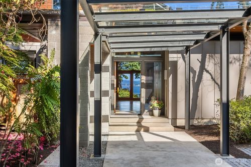 7268 Madrona Dr Ne, Bainbridge Island, WA, 98110-3934 | Card Image