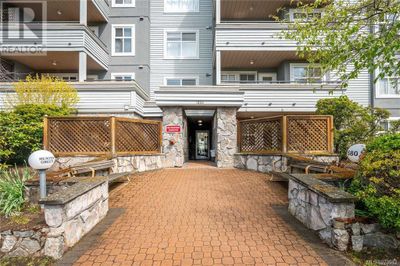 101 - 1580 Christmas Ave, Condo with 2 bedrooms, 2 bathrooms and 1 parking in Victoria BC | Image 3