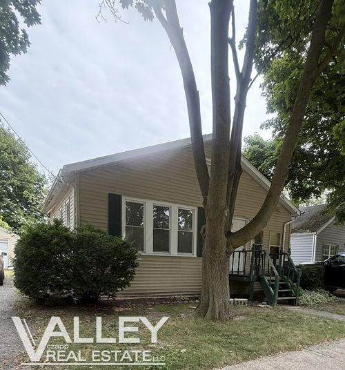 3326 Court St, Saginaw, MI, 48602-3436 | Card Image