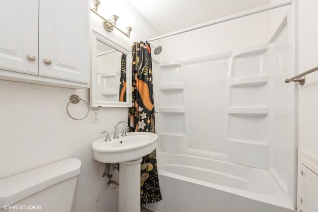 12_401HarrisonBlvd_9_2ndBathroom_Large | Image 12