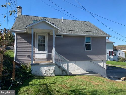 3718 Norwood Ave, DOWNINGTOWN, PA, 19335-2049 | Card Image