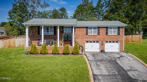 119 Dover Ln, Bristol, TN, 37620-3328 | Card Image