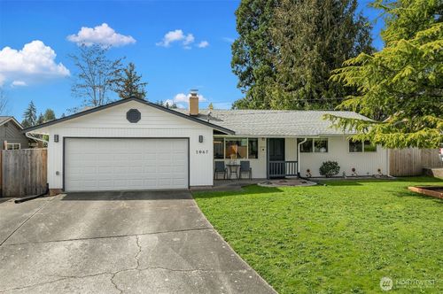 1067 Anacortes Ave Ne, Renton, WA, 98059-4521 | Card Image