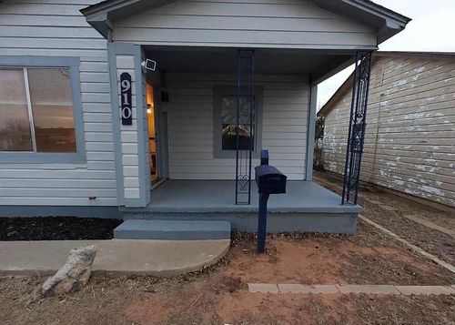 910 N Hightower St, Altus, OK, 73521-2650 | Card Image