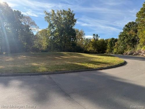 3780 Strathmore Blvd, Oakland, MI, 48363-2824 | Card Image