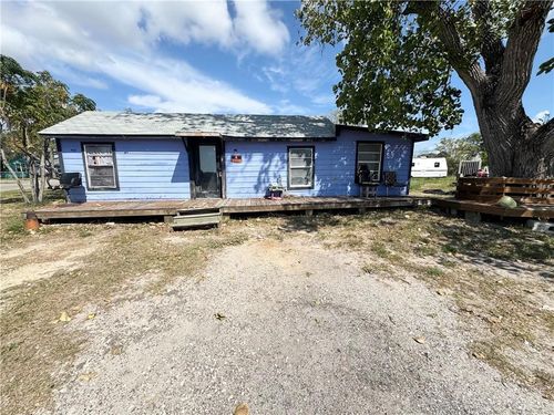 844 W Wilson Ave, Aransas Pass, TX, 78336-3521 | Card Image