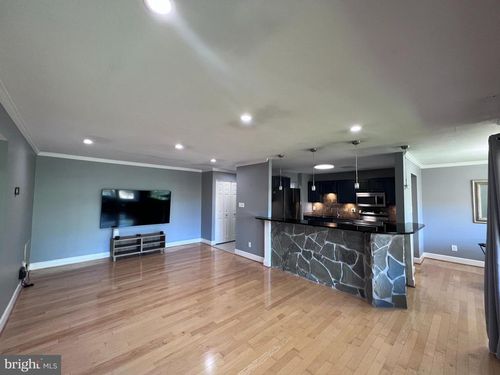 303-5821 Edson Ln, ROCKVILLE, MD, 20852-2905 | Card Image