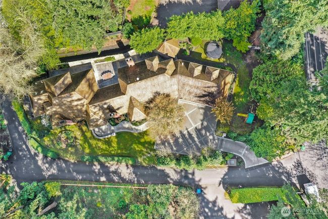 8150 Evergreen Ln, House other with 5 bedrooms, 4 bathrooms and 3 parking in Mercer Island WA | Image 36