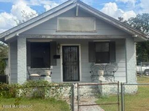 207 10th Street, Greenwood, MS, 38930 | Card Image