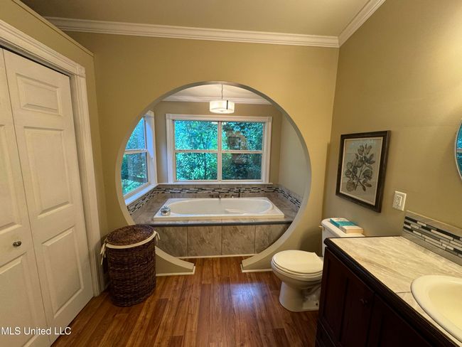 Primary bedroom en suite bathroom | Image 23