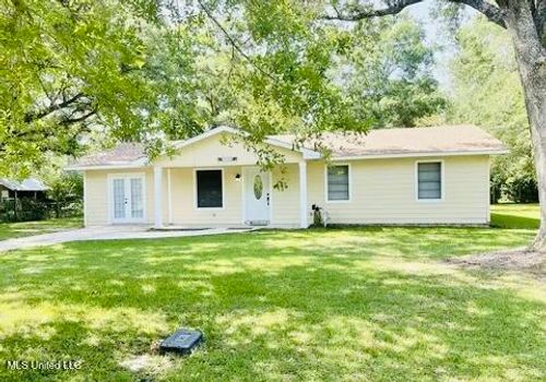 3908 Wildwood Rd, Moss Point, MS, 39562-7974 | Card Image
