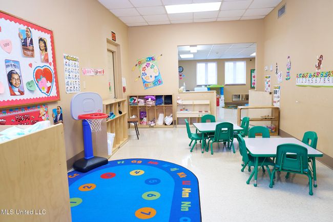 Classroom 3c | Image 36