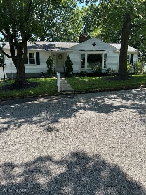 41 8th Street, Barberton, OH, 44203 | Card Image