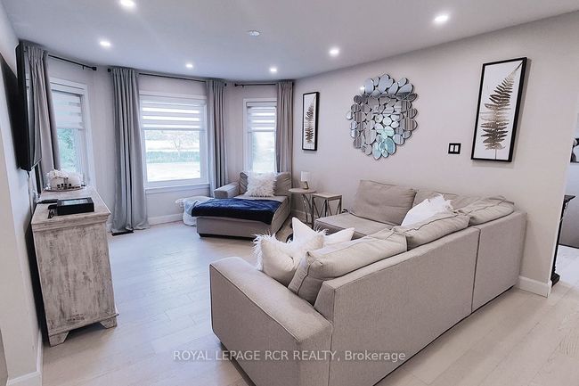 4372 10 Side Road, House other with 4 bedrooms, 4 bathrooms and 10 parking in Bradford West Gwillimbury ON | Image 16