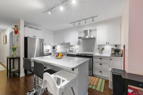 211-500 Royal Ave, New Westminster, BC, V3L0G5 | Card Image