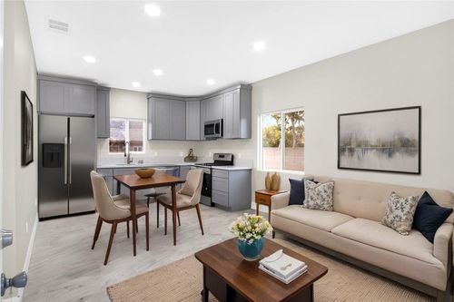 2-5522 Silver Dr, Santa Ana, CA, 92703-2462 | Card Image