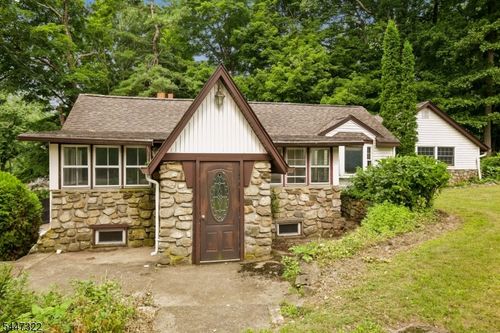 211 Wawayanda Rd, Highland Lakes, NJ, 07422-1711 | Card Image