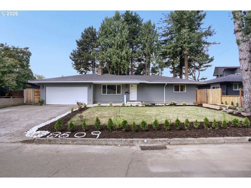 8609 Se 34th Ave, Milwaukie, OR, 97222-5518 | Card Image