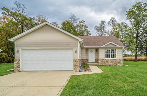 901 Vanessa Way, Kouts, IN, 46347 | Card Image