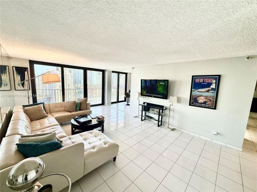 apt-2010-290 174th St, Sunny Isles Beach, FL, 33160-3256 | Card Image