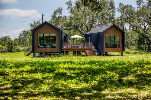 8390 Schuster Rd, Ledbetter, TX, 78946-5108 | Card Image