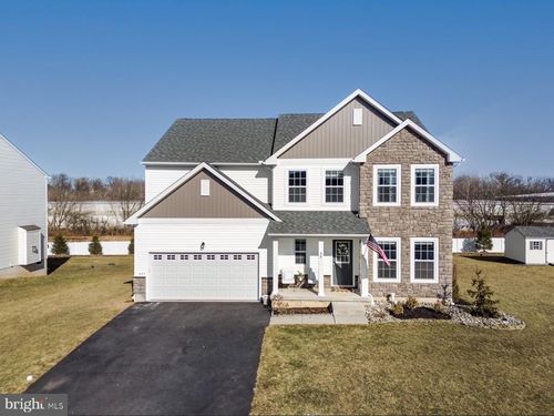 425 Chief Tatamy St, EASTON, PA, 18045-7800 | Card Image
