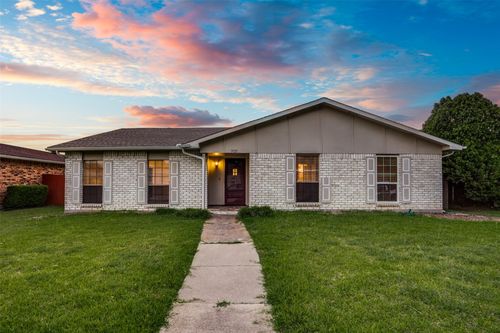 3121 Fieldview Dr, Garland, TX, 75044-6541 | Card Image