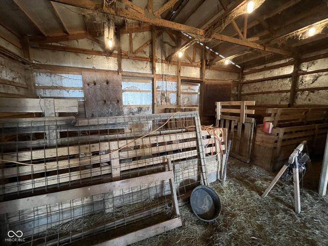 8661 W County Road 275 S, House other with 2 bedrooms, 1 bathrooms and null parking in Medora IN | Image 5